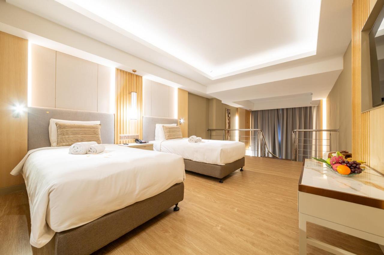 Glenmarie Hotel And Golf Resort Shah Alam Exteriér fotografie Deluxe Room