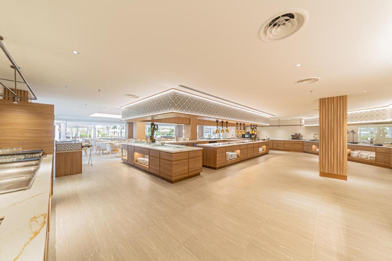 Glenmarie Hotel And Golf Resort Shah Alam Exteriér fotografie The interior of the lounge