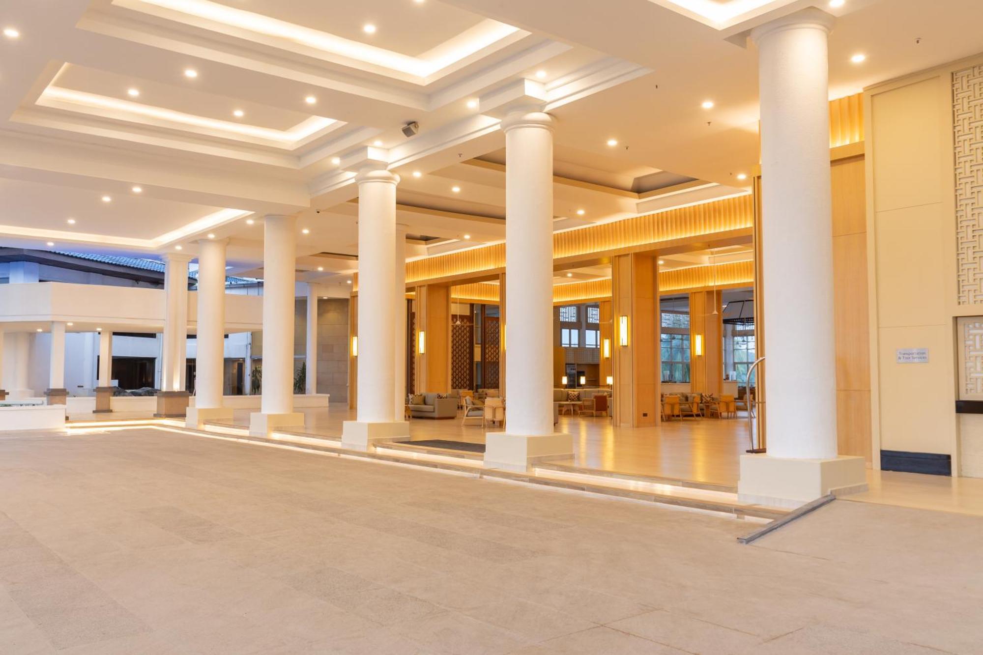 Glenmarie Hotel And Golf Resort Shah Alam Exteriér fotografie The lobby of the hotel