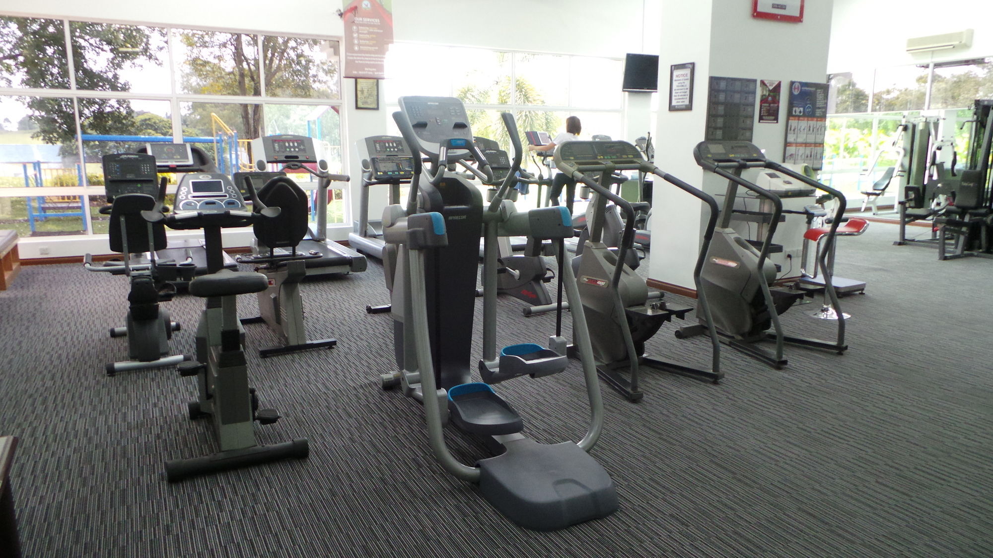 Glenmarie Hotel And Golf Resort Shah Alam Exteriér fotografie Elliptical cross trainer